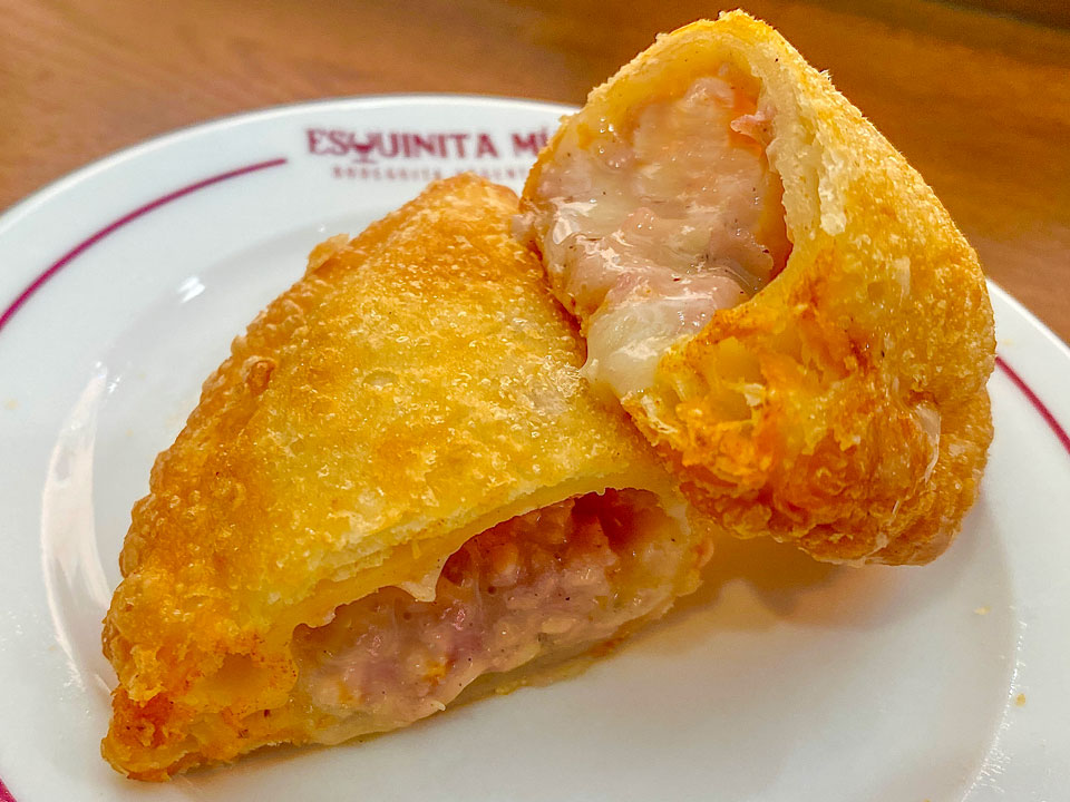 Empanada de Jamón Queso